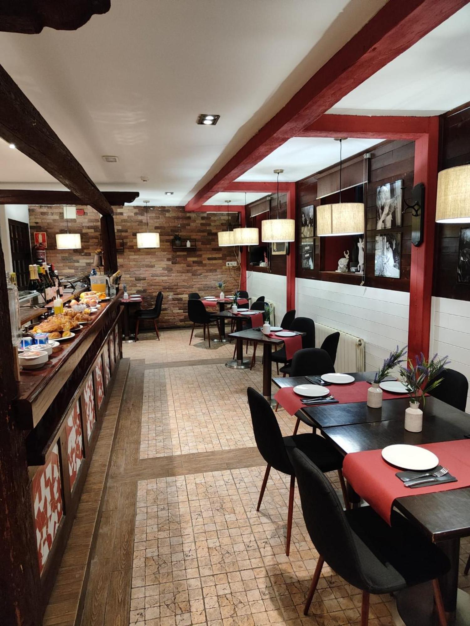 Hostal Nau Pradets Вьелья Экстерьер фото